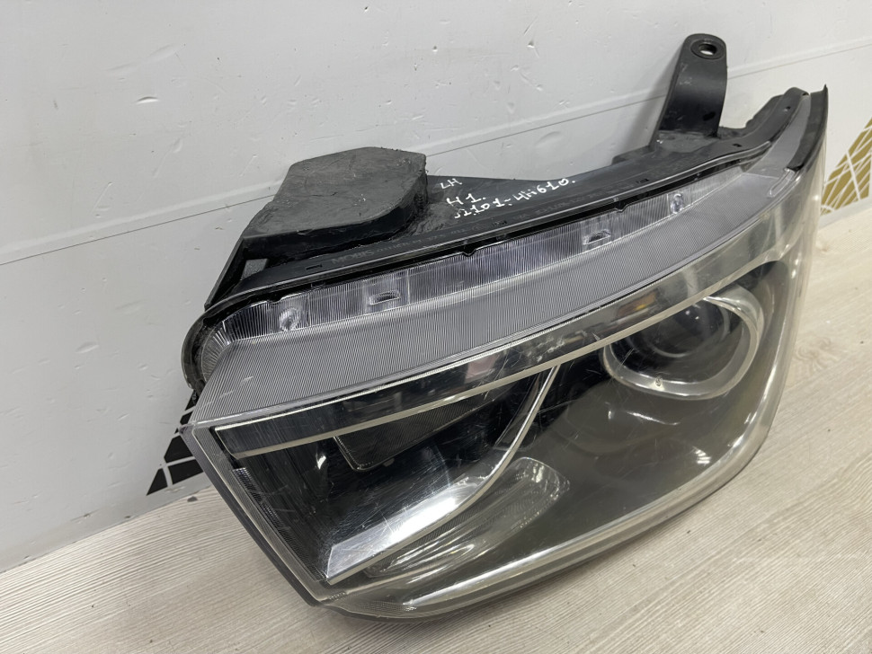 Фара левая Hyundai Starex H1 oem 921014H610 (трещ. креплений) Фара левая Hyundai Starex H1 oem 921014H610 (трещ. креплений)