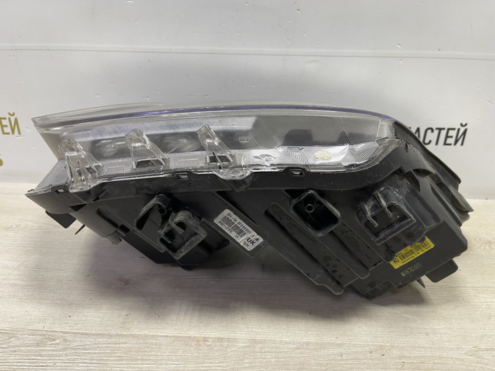 Фара левая Hyundai Starex H1 oem 921014H610 (трещ. креплений) Фара левая Hyundai Starex H1 oem 921014H610 (трещ. креплений)