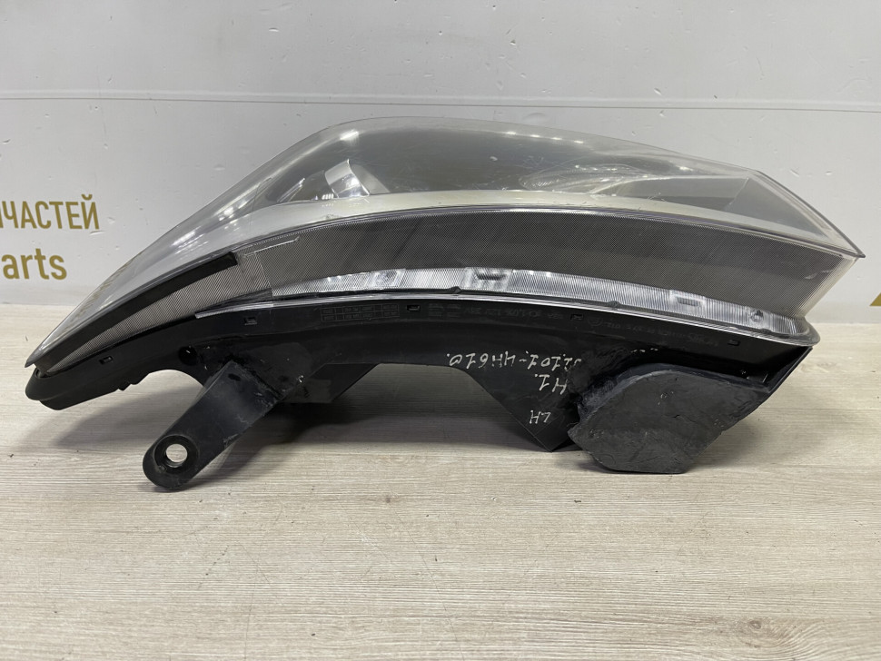 Фара левая Hyundai Starex H1 oem 921014H610 (трещ. креплений) Фара левая Hyundai Starex H1 oem 921014H610 (трещ. креплений)