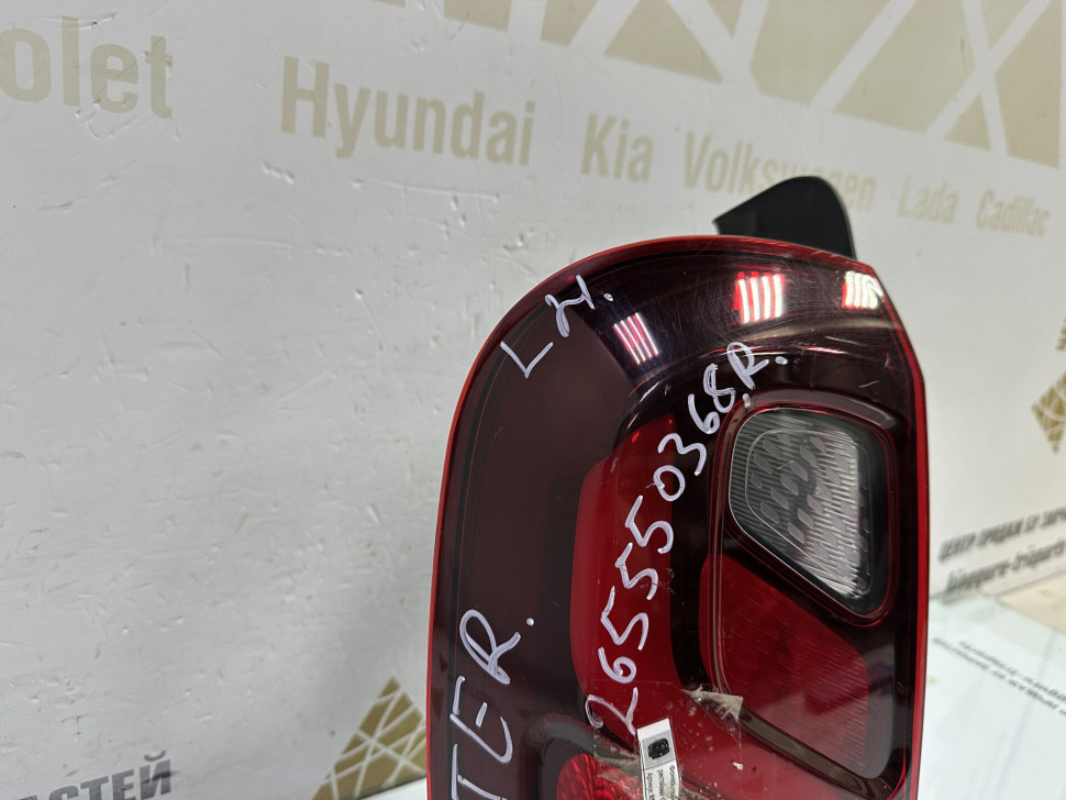 Фонарь левый Renault Duster рестайлинг OEM 265550368R