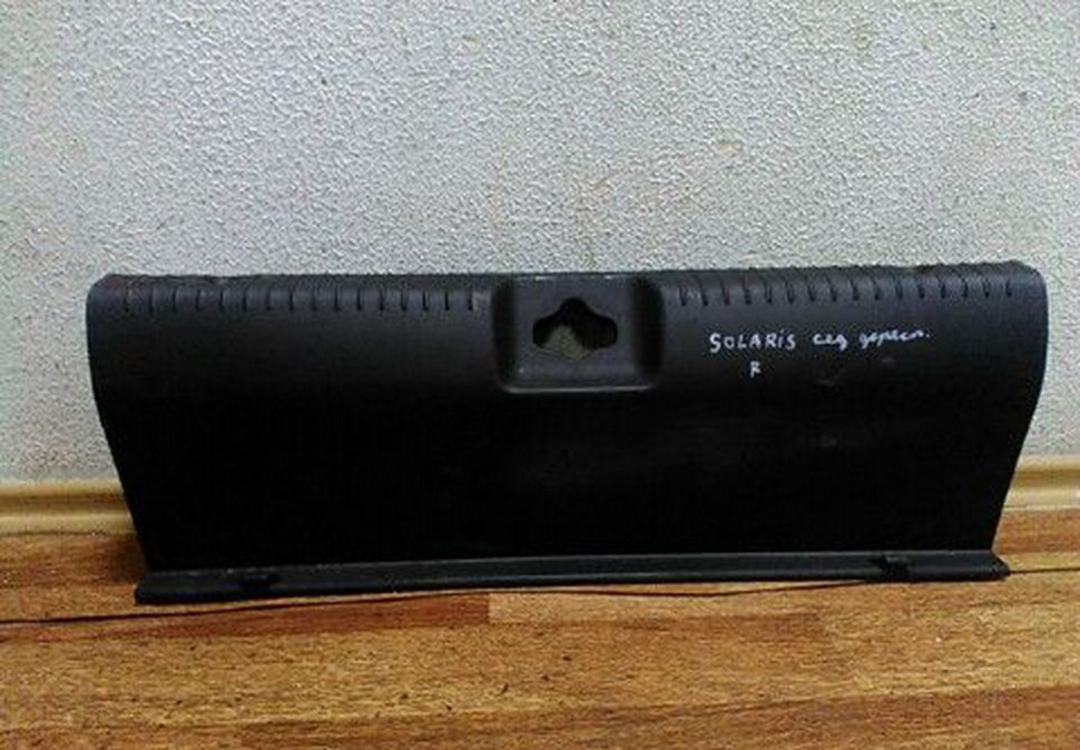 Обивка задней панели Hyundai Solaris седан дорестайл oem 857711r000