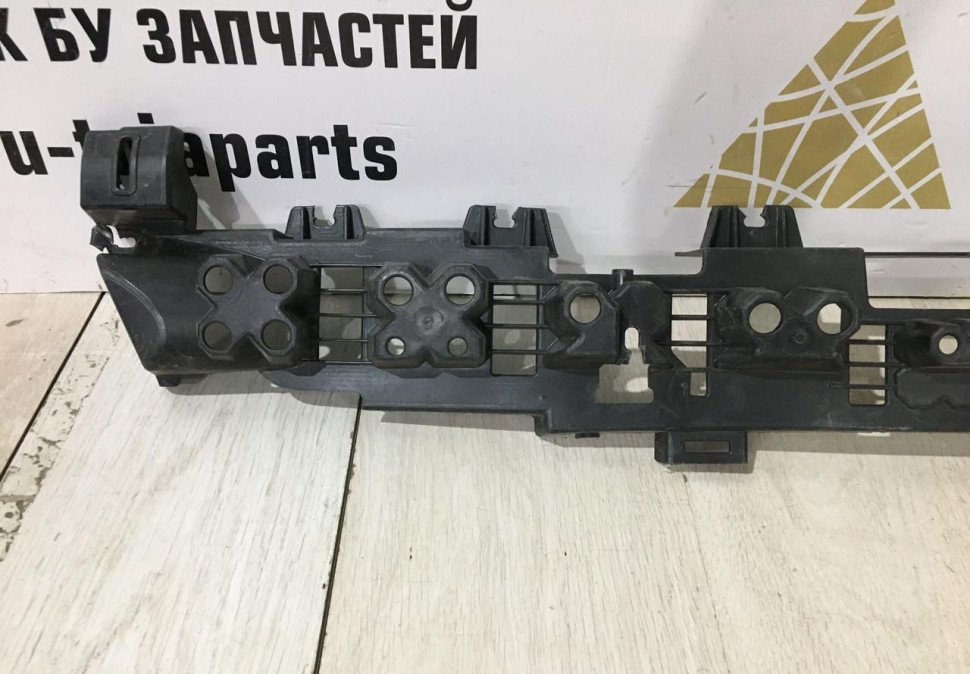 Абсорбер переднего бампера Cadillac XT5 2016-2019 oem 796926988