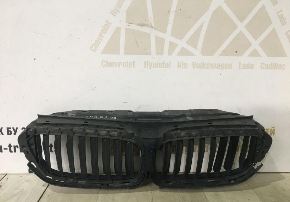 Заслонка решетки (жалюзи) BMW 5 G30 OEM 51747474368