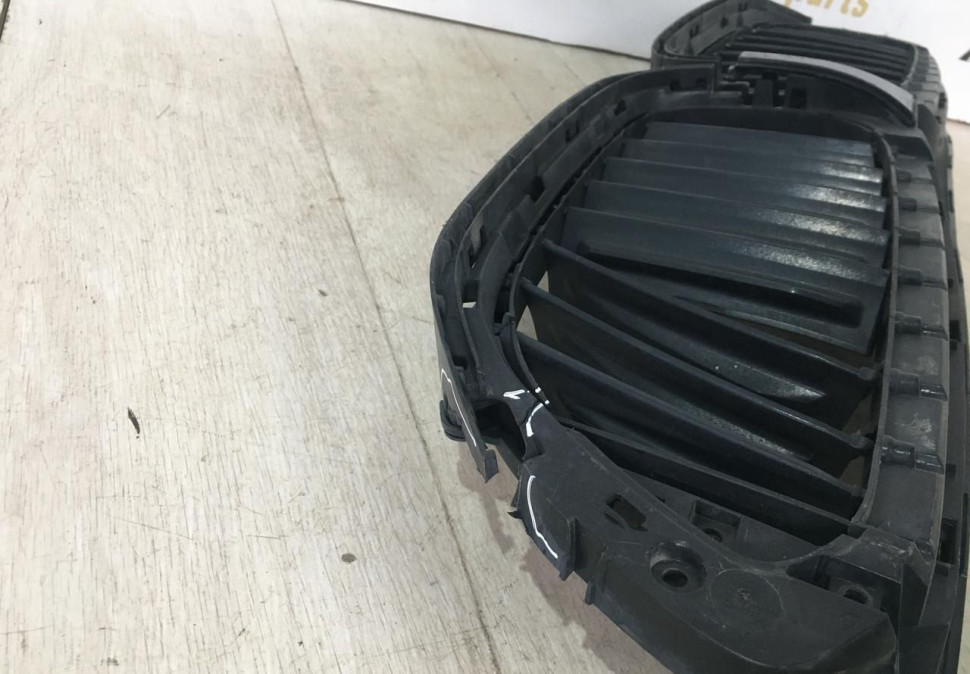 Заслонка решетки (жалюзи) BMW 5 G30 OEM 51747474368 Заслонка решетки (жалюзи) BMW 5 G30 OEM 51747474368