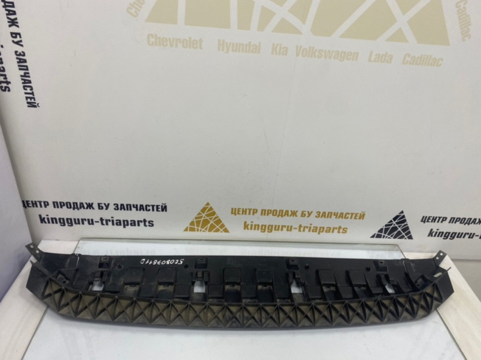 Защита переднего бампера Skoda Octavia A7 рестайлинг OEM 5E0807611D Защита переднего бампера Skoda Octavia A7 рестайлинг OEM 5E0807611D