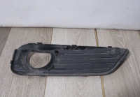 Решетка противотуманной фары левая бу BMW 1 F20 рестайлинг OEM 51117371665
