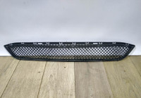 Решётка переднего бампера бу BMW X1 E84 OEM 51117303752