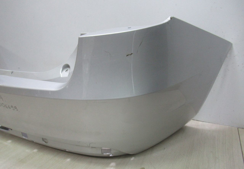 Бампер задний Lada Vesta oem 8450006699 (трещина) (скл-3) Бампер задний Lada Vesta oem 8450006699 (трещина) (скл-3)