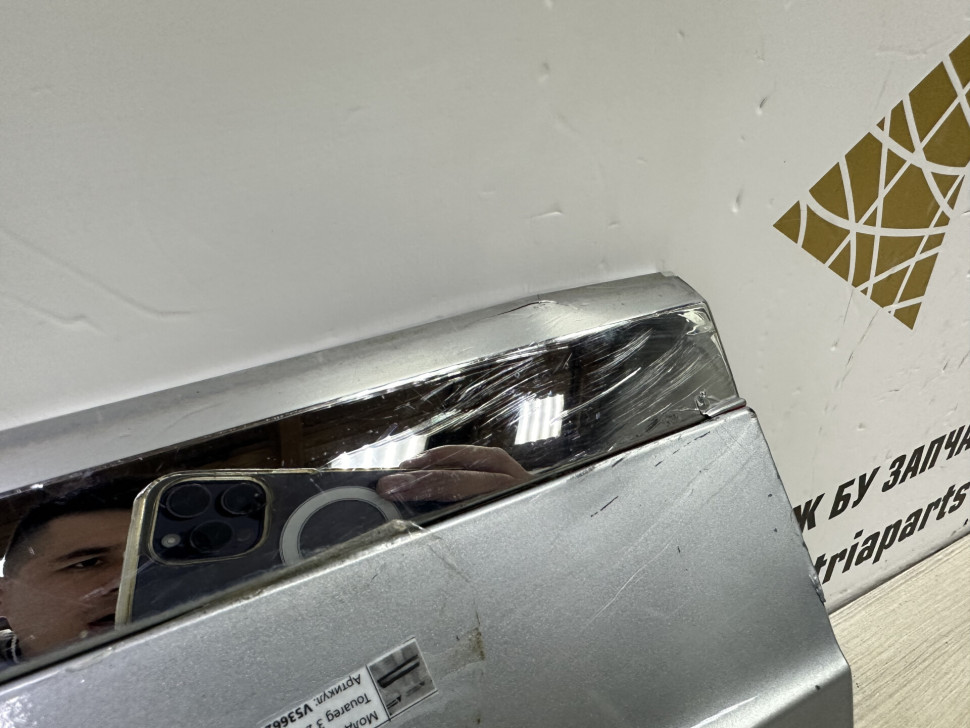 Молдинг двери передний правый Volkswagen Touareg 3 2018> oem 760854940E