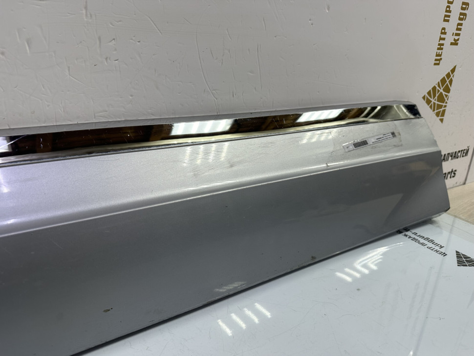 Молдинг двери передний правый Volkswagen Touareg 3 2018> oem 760854940E