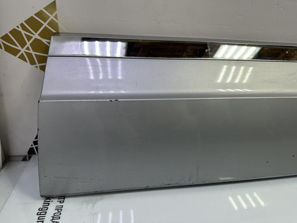 Молдинг двери передний правый Volkswagen Touareg 3 2018> oem 760854940E