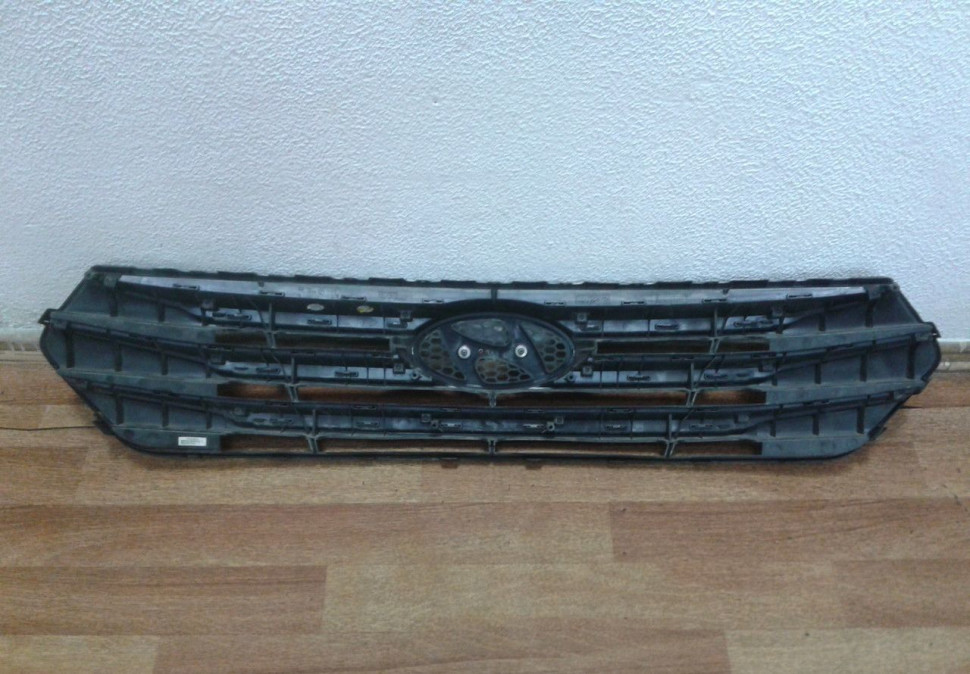 Решетка радиатора Hyundai Creta oem 86551m0000 (мал. трещина)