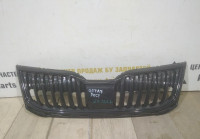 Решетка радиатора бу Skoda Octavia A7 рестайлинг OEM 5E0853653C