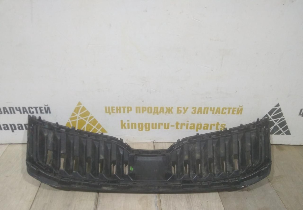 Решетка радиатора бу Skoda Octavia A7 рестайлинг OEM 5E0853653C Решетка радиатора бу Skoda Octavia A7 рестайлинг OEM 5E0853653C