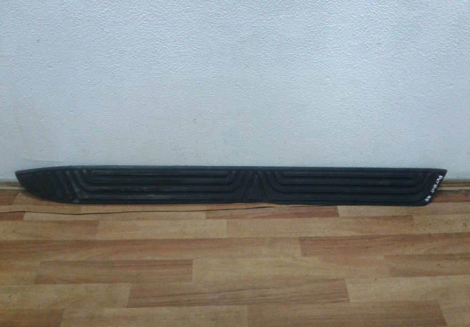 Накладка подножки правая Uaz Patriot 2 oem 316300840516000 (скл-3)