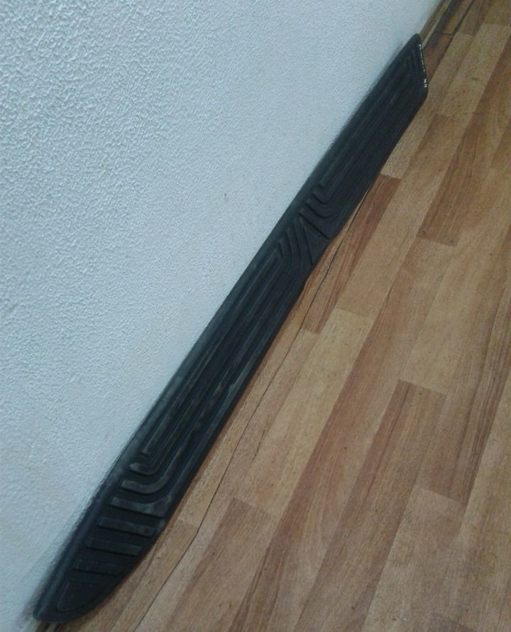 Накладка подножки правая Uaz Patriot 2 oem 316300840516000 (скл-3)