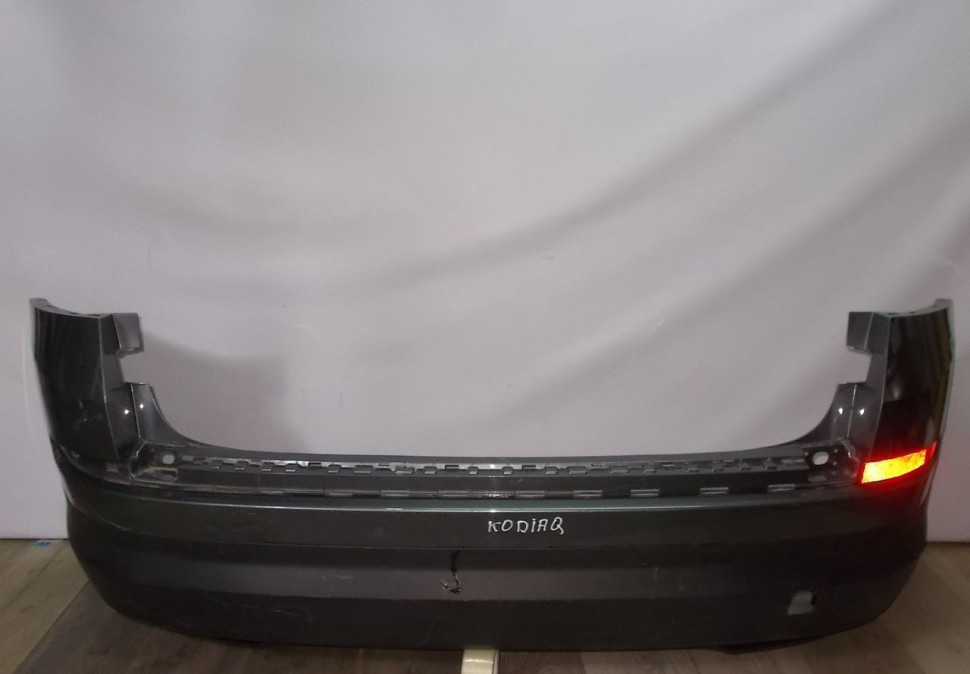 Бампер задний бу Skoda Kodiaq OEM 565807421