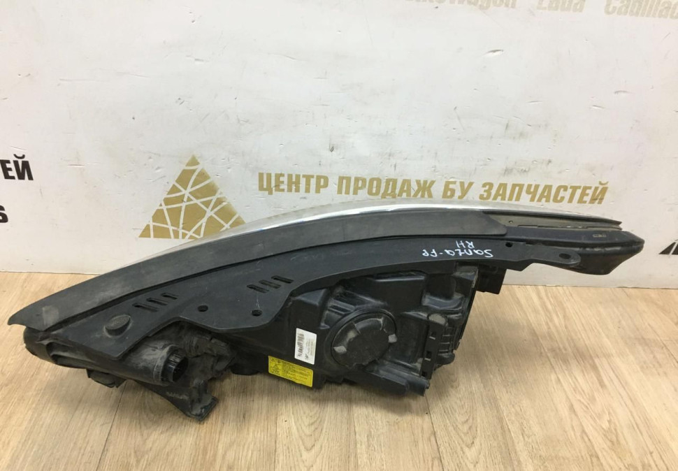 Фара правая Hyundai Santa Fe 3 рестайлинг 2015 ксенон oem 921022W600 Фара правая Hyundai Santa Fe 3 рестайлинг 2015 ксенон oem 921022W600