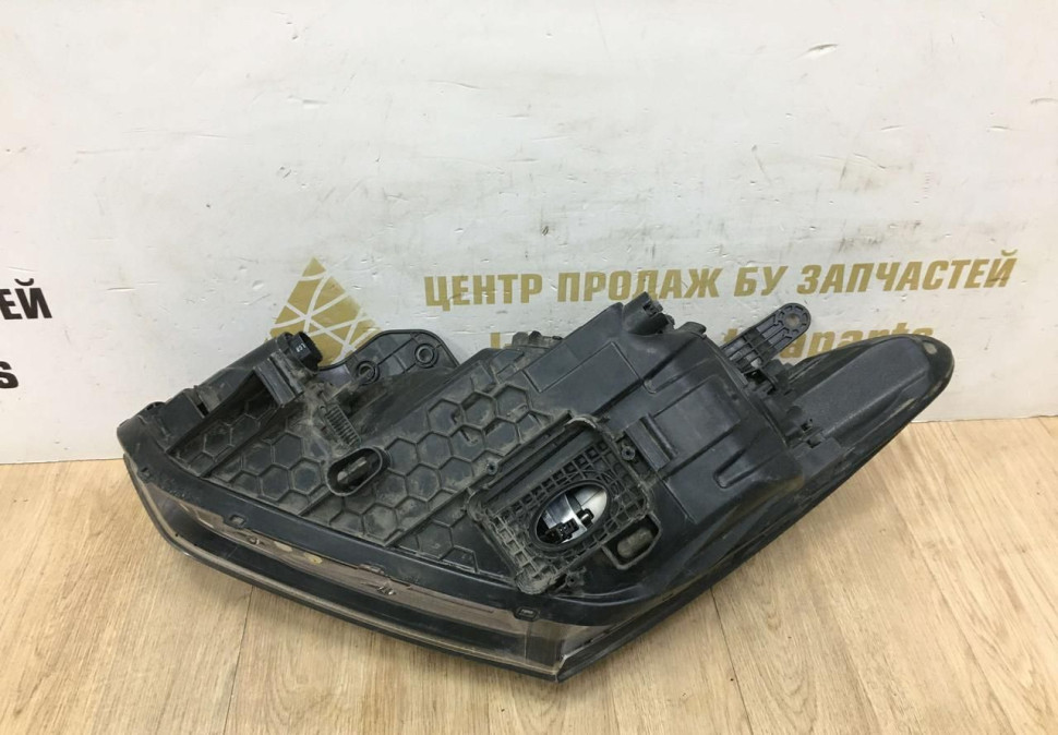 Фара правая Hyundai Santa Fe 3 рестайлинг 2015 ксенон oem 921022W600 Фара правая Hyundai Santa Fe 3 рестайлинг 2015 ксенон oem 921022W600