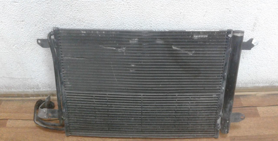 Радиатор кондиционера Volkswagen Golf 6 oem 1k0820411ae