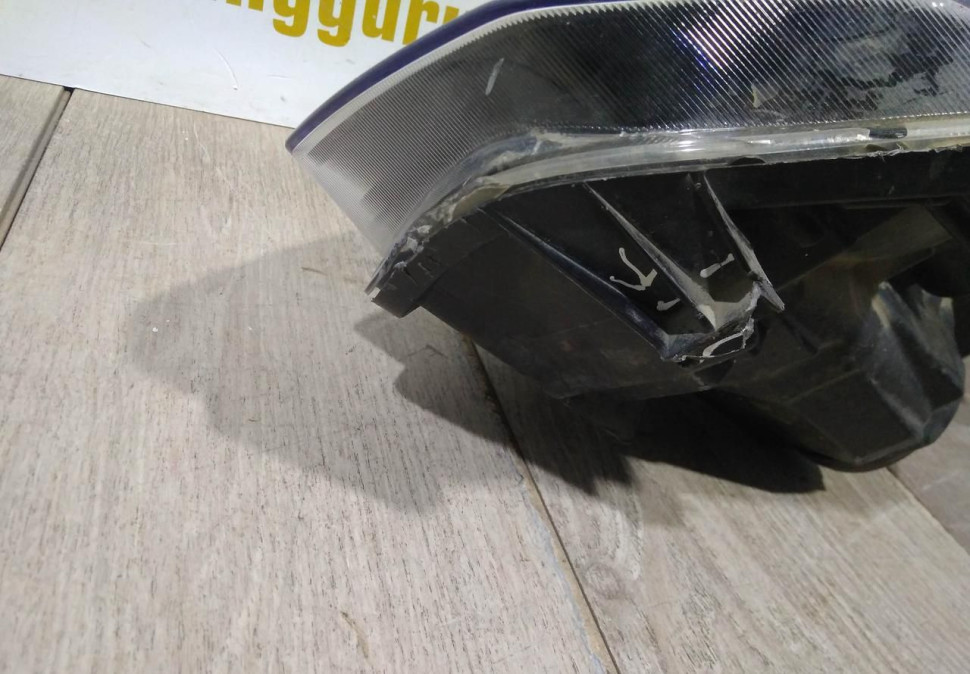 Фара правая бу Renault Logan 2 рестайлинг OEM 260100437R Фара правая бу Renault Logan 2 рестайлинг OEM 260100437R
