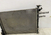 Радиатор охлаждения Hyundai IX35 АКПП 10-15 oem 253102Y500