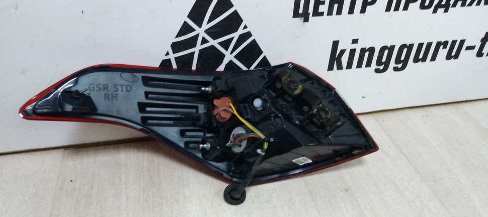 Фонарь правый внешний Hyundai Creta oem 92402m0000