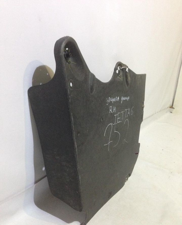 Защита днища прав Volkswagen jetta 6 oem 5C6825205 (скл-3) Защита днища прав Volkswagen jetta 6 oem 5C6825205 (скл-3)