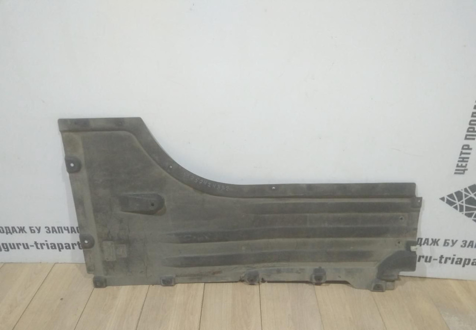 Защита днища правая передняя бу BMW X5 G05 OEM 51757424882