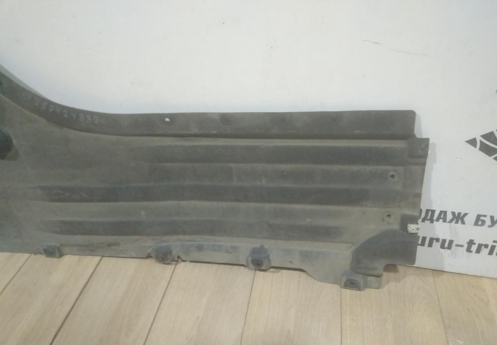 Защита днища правая передняя бу BMW X5 G05 OEM 51757424882