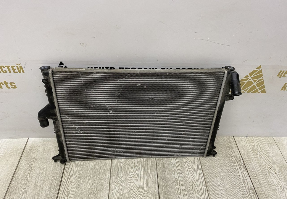 Радиатор охлаждения Renault Logan 1 OEM 214102917R Радиатор охлаждения Renault Logan 1 OEM 214102917R