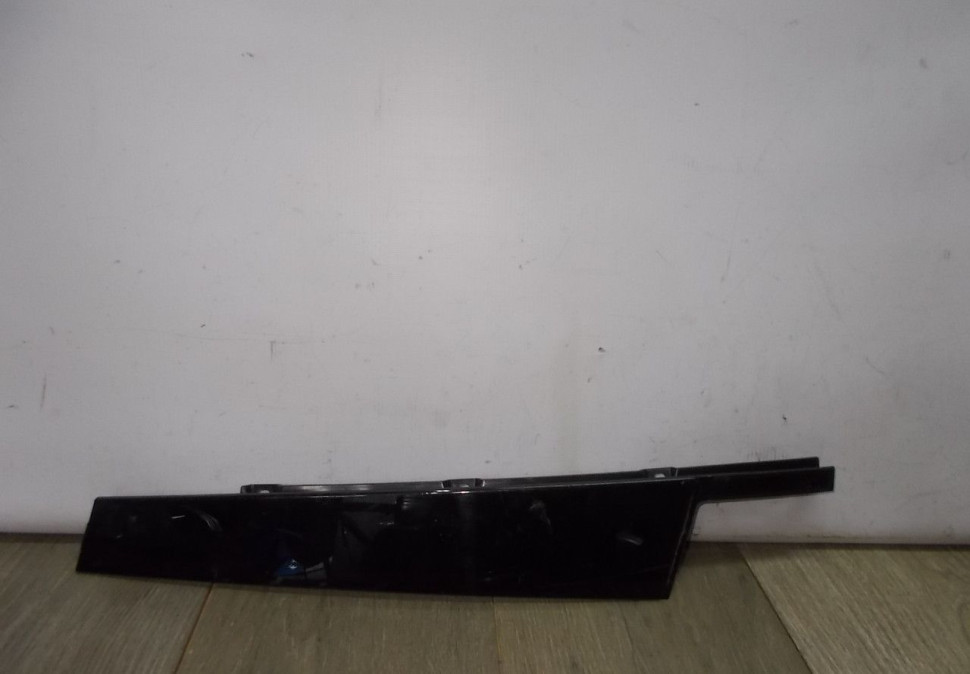 Накладка передней правой двери бу Skoda Kodiaq OEM 565837902