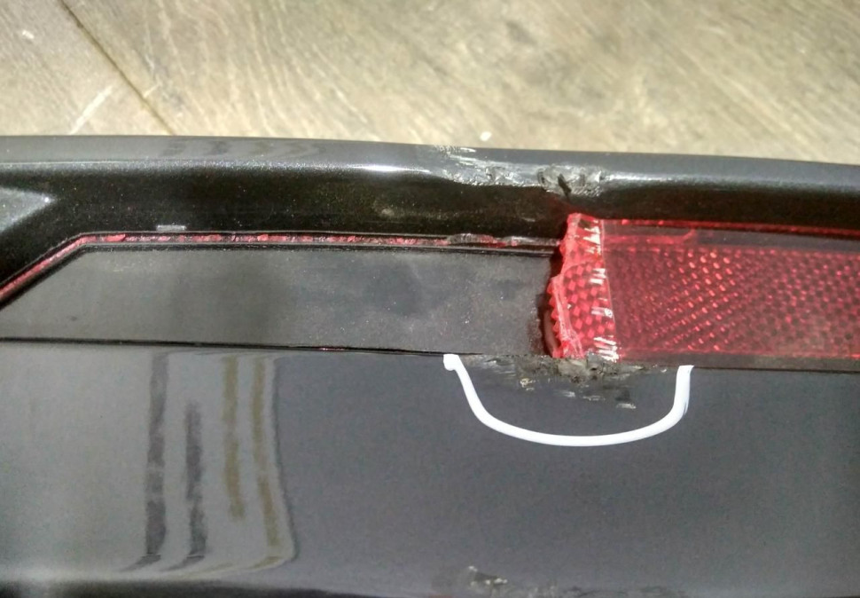 Накладка спойлер заднего бампера бу BMW 5 G30 OEM 51128064718 Накладка спойлер заднего бампера бу BMW 5 G30 OEM 51128064718