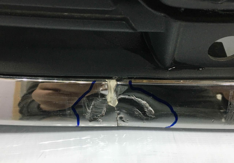 Решетка радиатора Renault Arkana OEM 623103013R