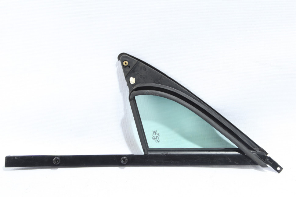 Форточка (стекло) двери передняя правая Volkswagen Touareg Oem 7P6845114 Форточка (стекло) двери передняя правая Volkswagen Touareg Oem 7P6845114