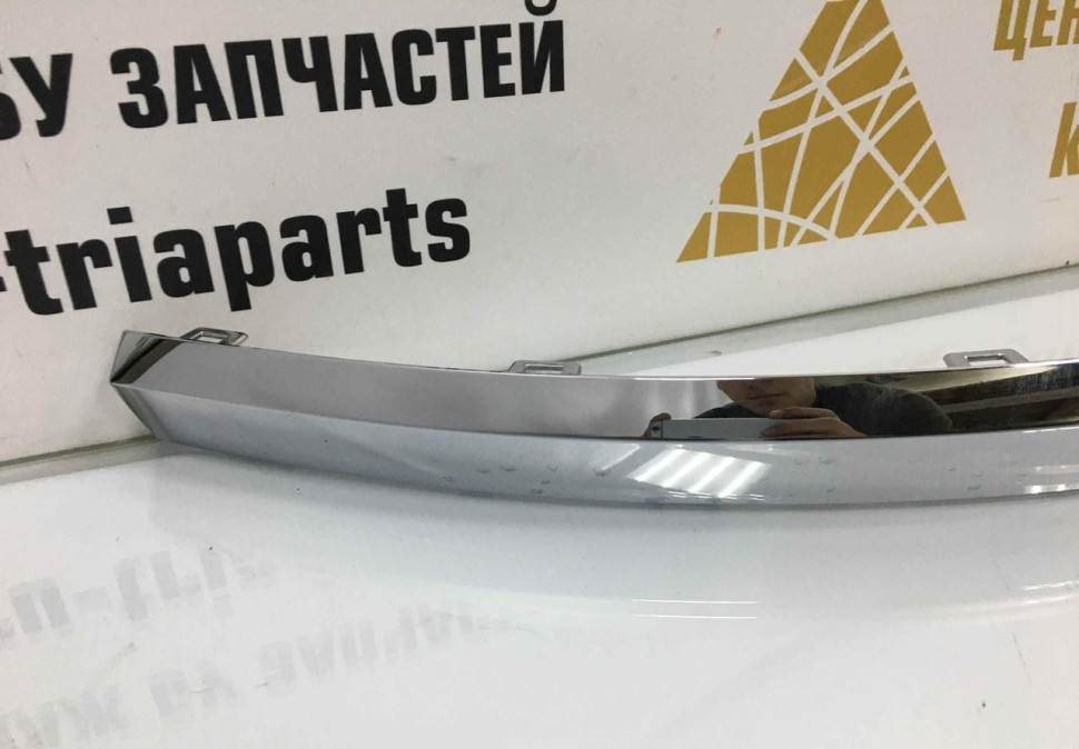 Молдинг заднего бампера правый Volkswagen Touareg 3 2018 oem 760853842 Молдинг заднего бампера правый Volkswagen Touareg 3 2018 oem 760853842