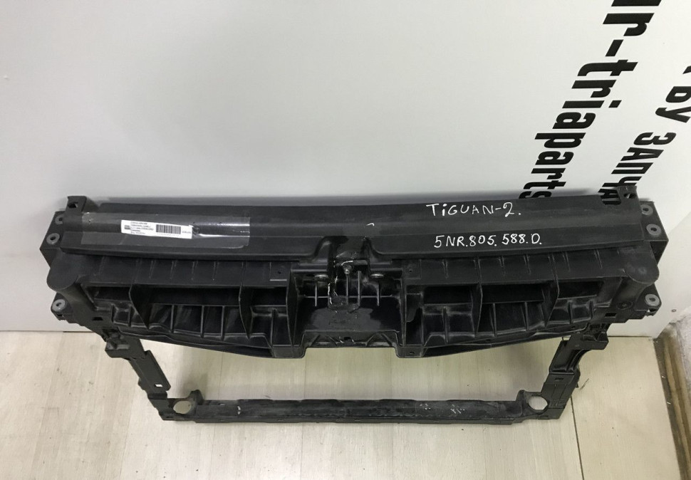 Панель передняя Volkswagen Tiguan 2 (17>)  oem 5NR805588D (трещина)