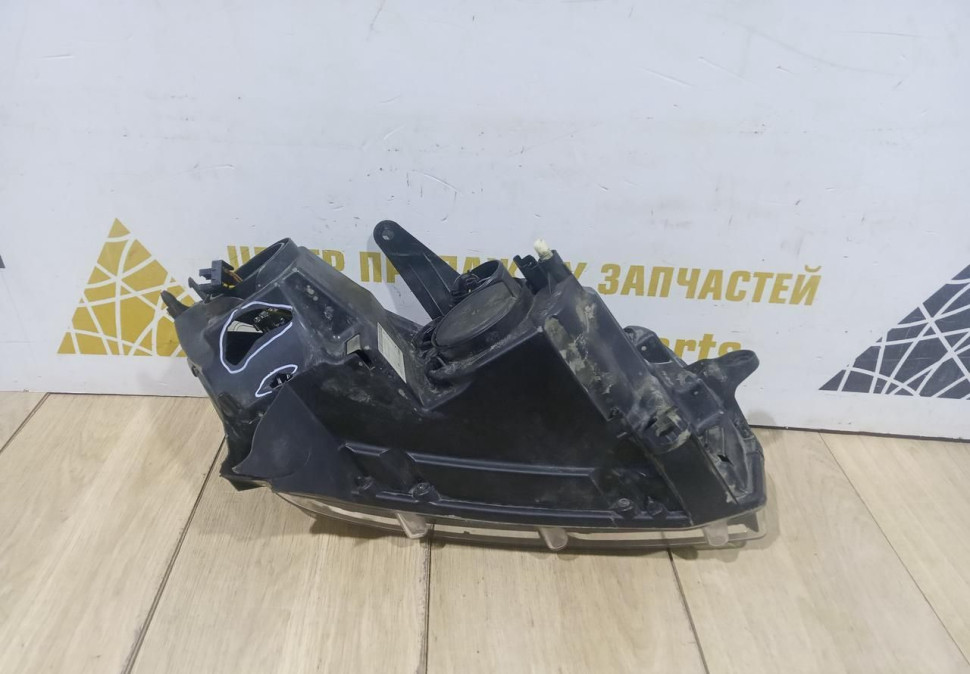 Фара левая бу Renault Logan 2 OEM 260609450R Фара левая бу Renault Logan 2 OEM 260609450R