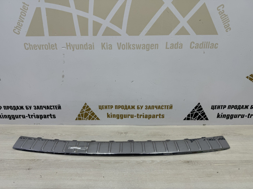 Накладка заднего бампера Volkswagen Touareg 2 NF 2010 OEM 7P6807787A