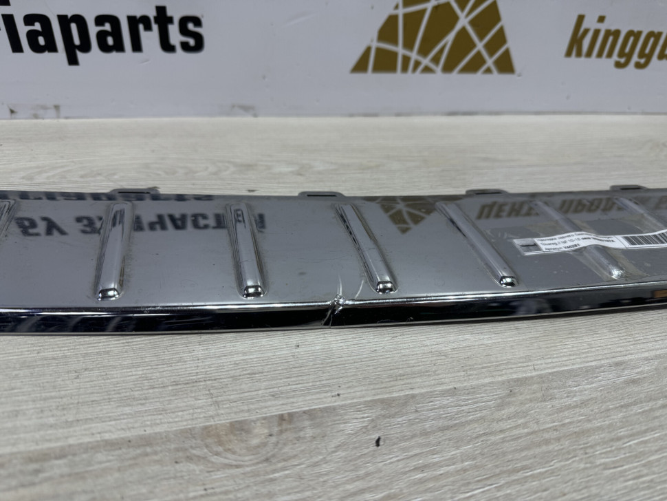 Накладка заднего бампера Volkswagen Touareg 2 NF 2010 OEM 7P6807787A Накладка заднего бампера Volkswagen Touareg 2 NF 2010 OEM 7P6807787A