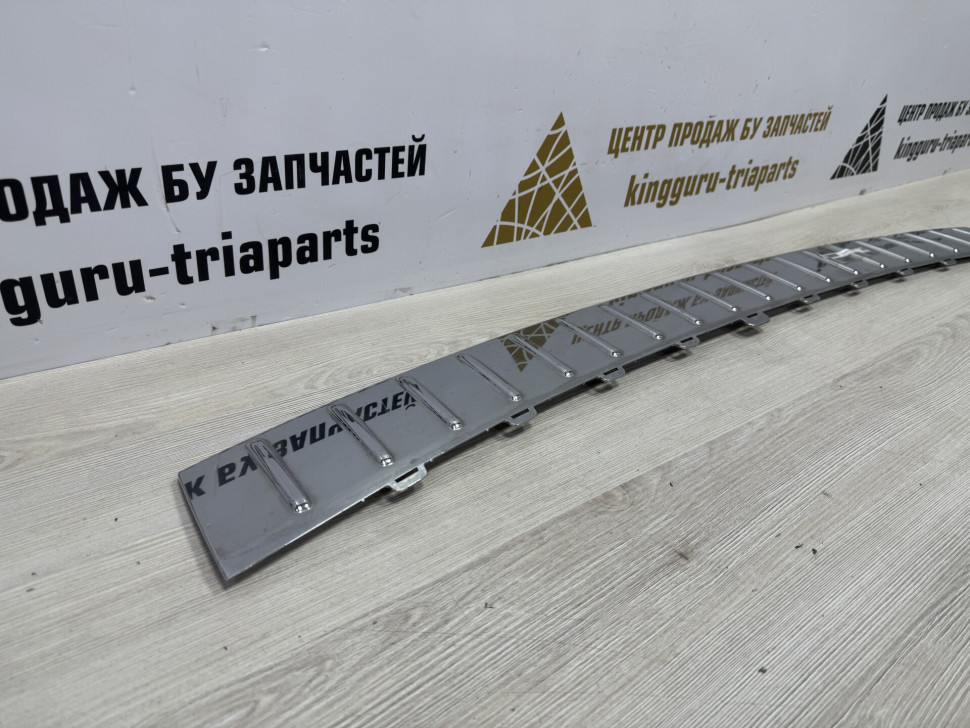 Накладка заднего бампера Volkswagen Touareg 2 NF 2010 OEM 7P6807787A Накладка заднего бампера Volkswagen Touareg 2 NF 2010 OEM 7P6807787A