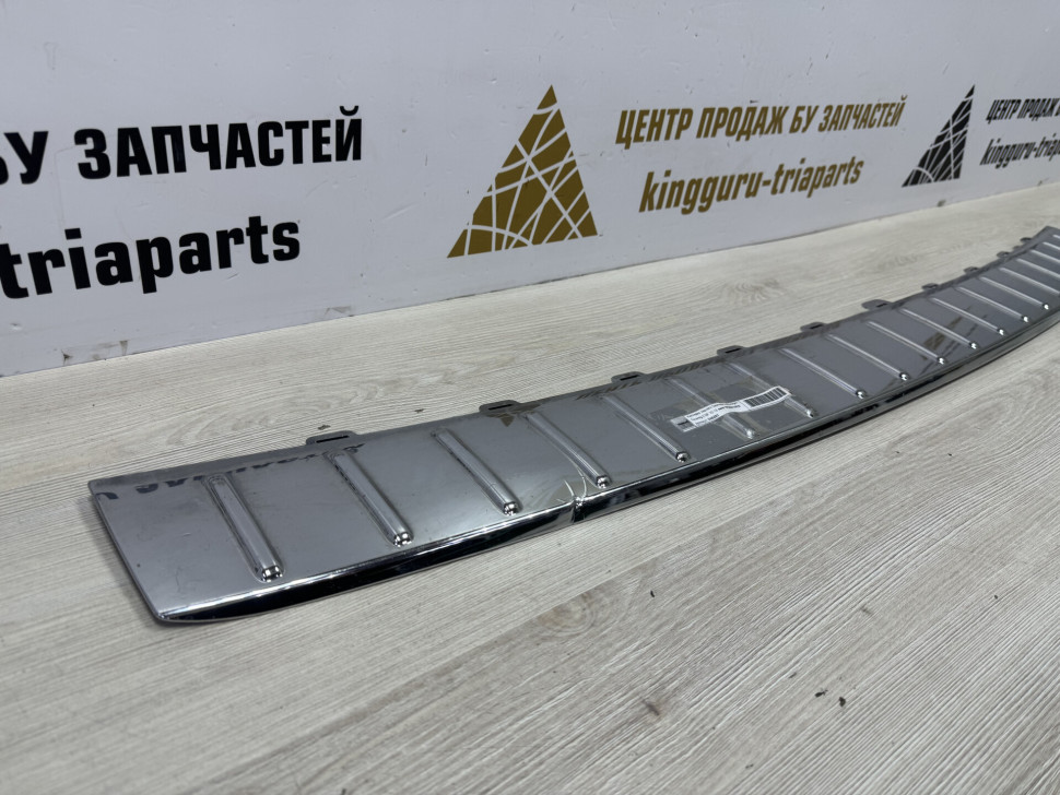 Накладка заднего бампера Volkswagen Touareg 2 NF 2010 OEM 7P6807787A