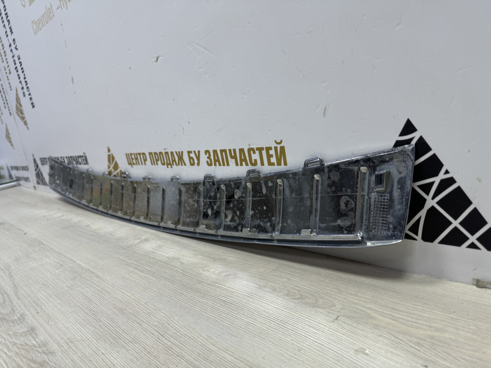 Накладка заднего бампера Volkswagen Touareg 2 NF 2010 OEM 7P6807787A