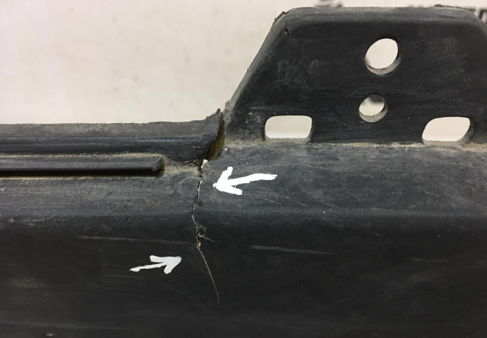 Бампер передний бу Mitsubishi Lancer 10 до рестайлинг OEM 6400B226 (скл-3)