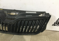 Решетка радиатора Skoda Rapid OEM 5JA853668