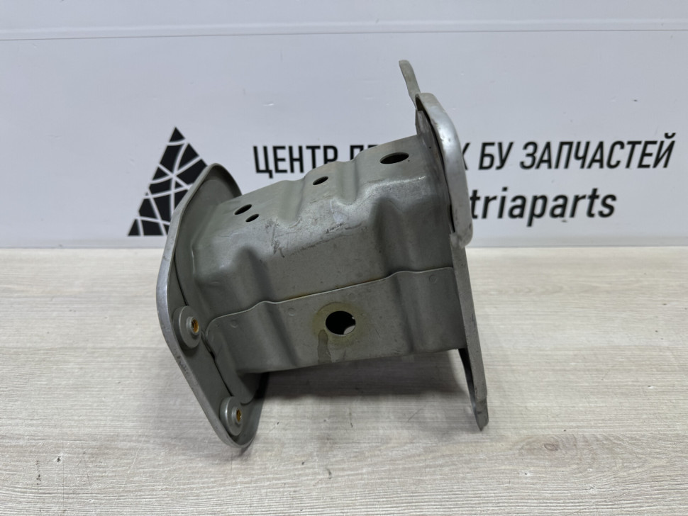 Кронштейн усилитель (Домик) правый Chevrolet Captiva