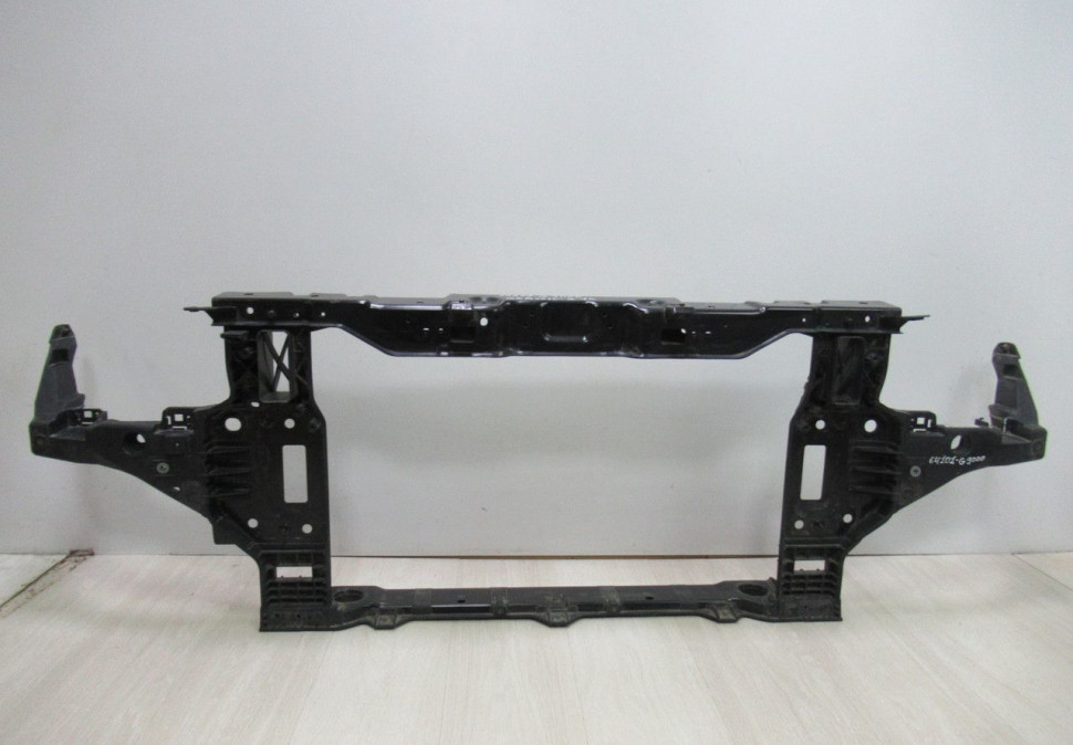 Панель передняя Hyundai Genesis G70 oem 64101g9000 (слом.1креп.)(слом.часть)