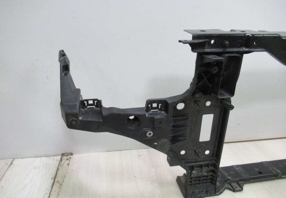Панель передняя Hyundai Genesis G70 oem 64101g9000 (слом.1креп.)(слом.часть)