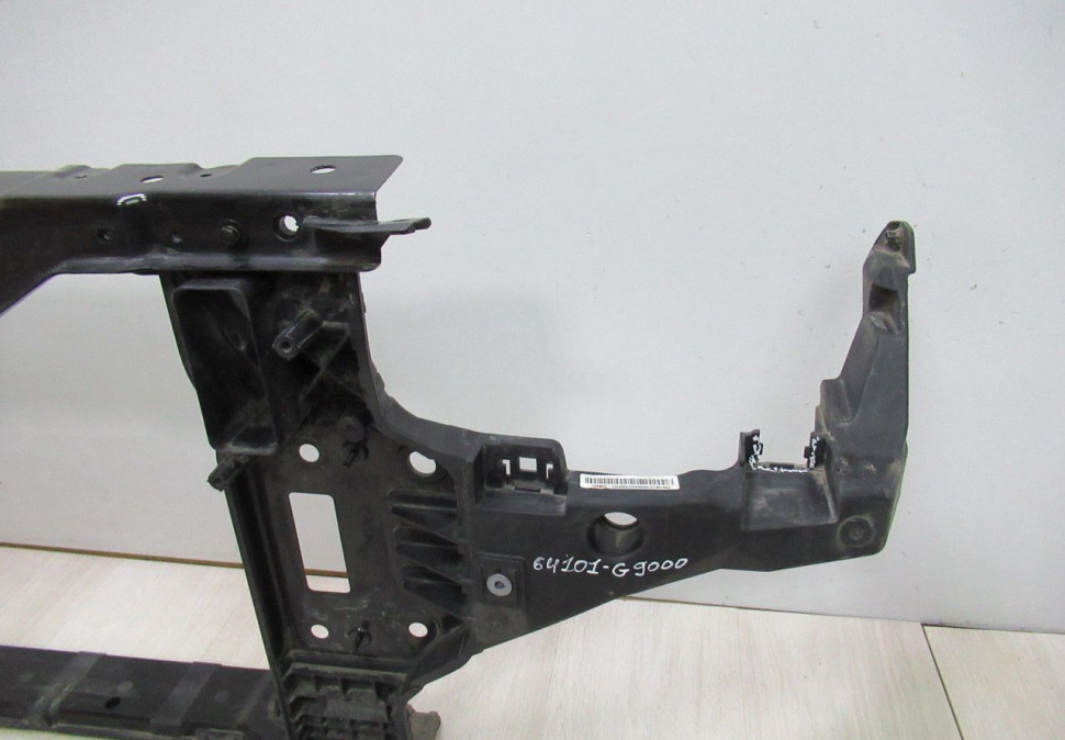 Панель передняя Hyundai Genesis G70 oem 64101g9000 (слом.1креп.)(слом.часть)