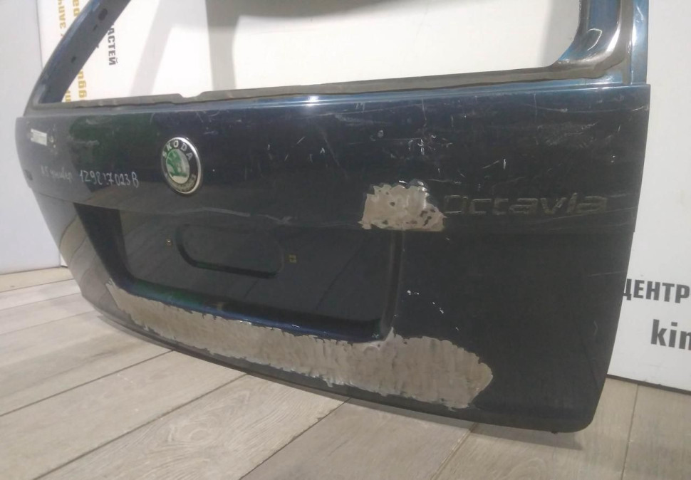 Крышка багажника бу Skoda Octavia A5 универсал OEM 1Z9827023B Крышка багажника бу Skoda Octavia A5 универсал OEM 1Z9827023B